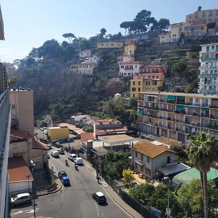 Attico Al Sole شقة *